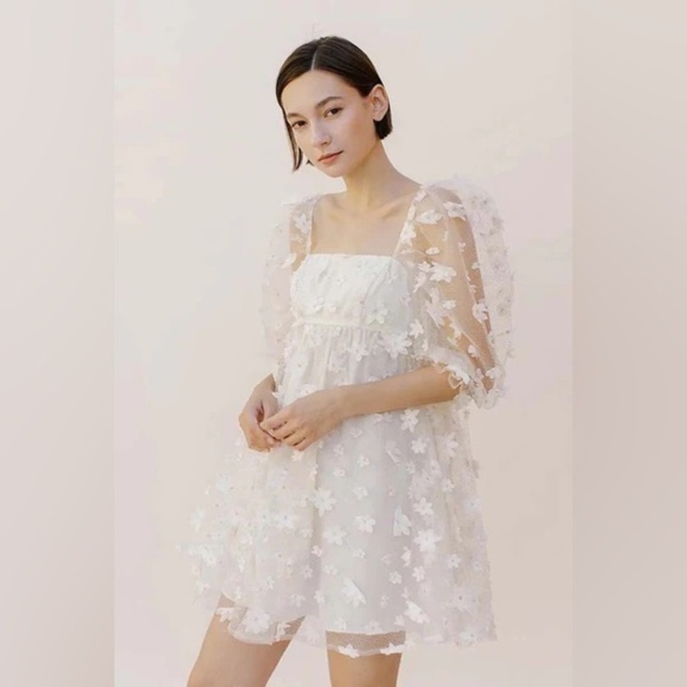 Storia Cream Lace 3-D Daisy Tulle Baby Doll Mini Dress Gold Glitter Sz. S NWT!